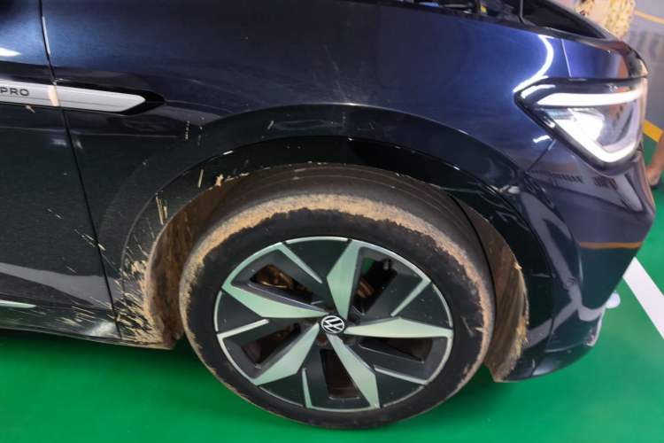 Used Volkswagen ID.4 CROZZ 2022 Long-Range Lite PRO Edition Right Front Wheel Hub