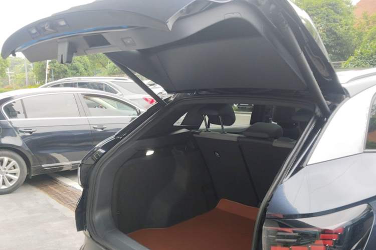 Used Volkswagen ID.4 CROZZ 2022 Long-Range Lite PRO Edition Trunk