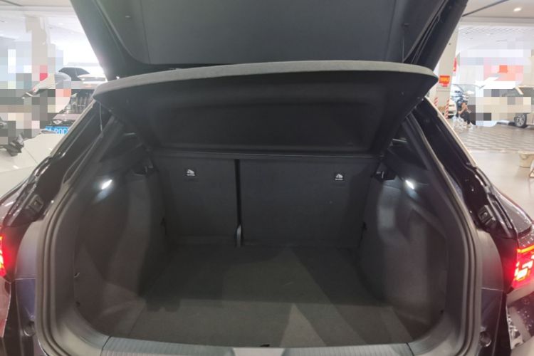 Used Volkswagen ID.4 CROZZ 2022 Long-Range PURE+ Edition Trunk