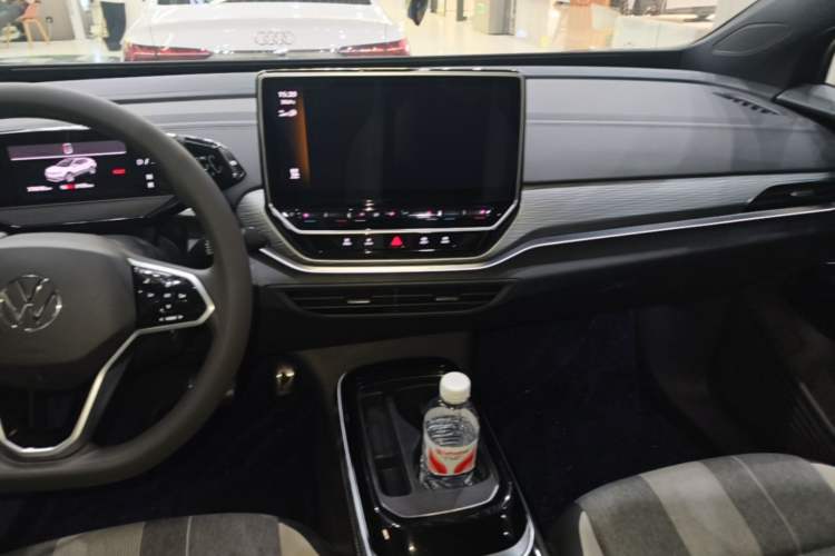 Used Volkswagen ID.4 CROZZ 2022 Standard Range PURE Edition Audio And AC Panel