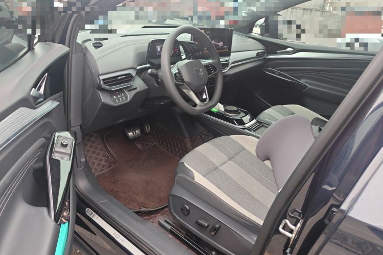 Used Volkswagen ID.4 CROZZ 2022 Long-Range PURE+ Edition Driver Seat
