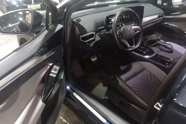 Used Volkswagen ID.4 CROZZ 2022 Long-Range PRO Edition Driver Seat