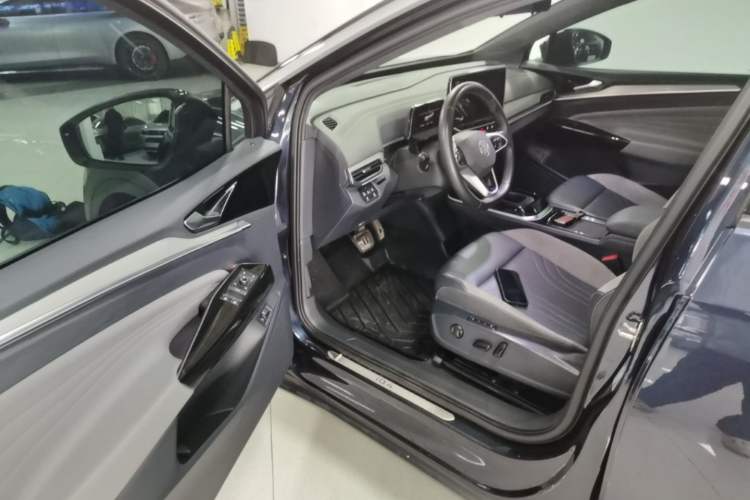 Used Volkswagen ID.4 CROZZ 2022 Long-Range Lite PRO Edition Driver Seat
