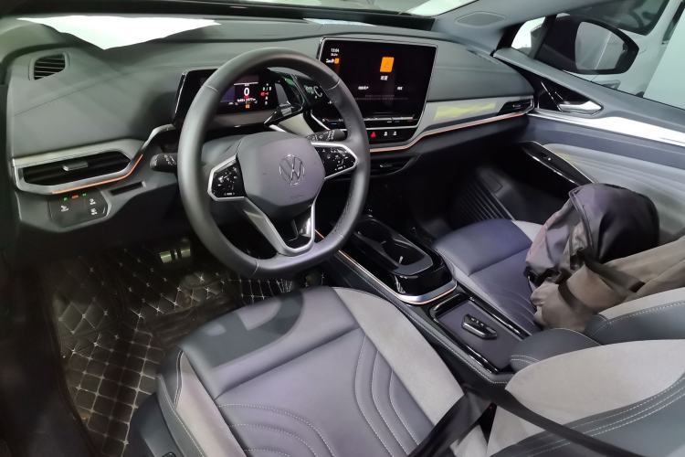 Used Volkswagen ID.4 CROZZ 2022 Long-Range PRO Edition Driver Seat