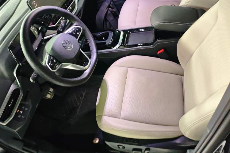 Used Volkswagen ID.4 CROZZ 2022 Pure Edition Limited Edition Driver Seat