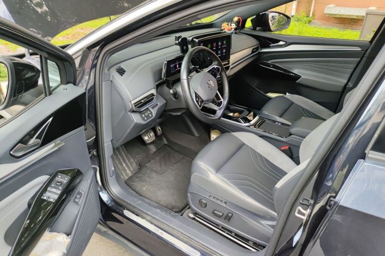 Used Volkswagen ID.4 CROZZ 2022 Long-Range Lite PRO Edition Driver Seat