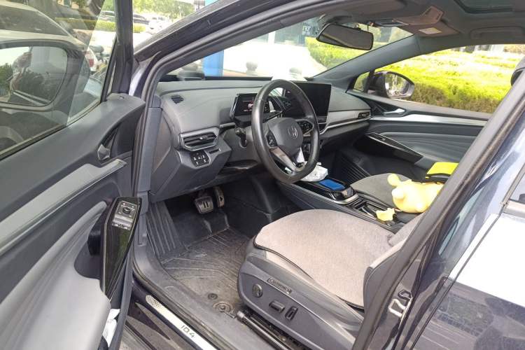 Used Volkswagen ID.4 CROZZ 2022 Long-Range Lite PRO Edition Driver Seat