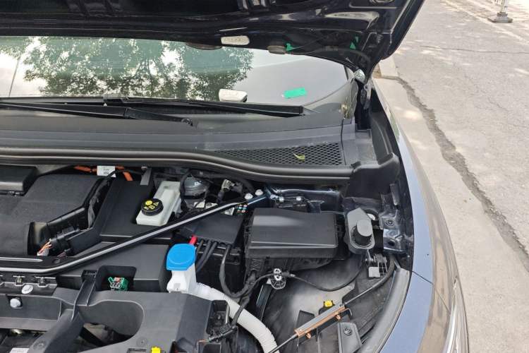 Used Volkswagen ID.4 CROZZ 2022 Long-Range Lite PRO Edition Engine Bay Left