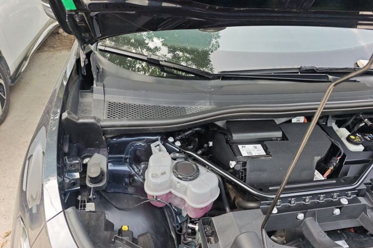 Used Volkswagen ID.4 CROZZ 2022 Long-Range Lite PRO Edition Engine Bay Right