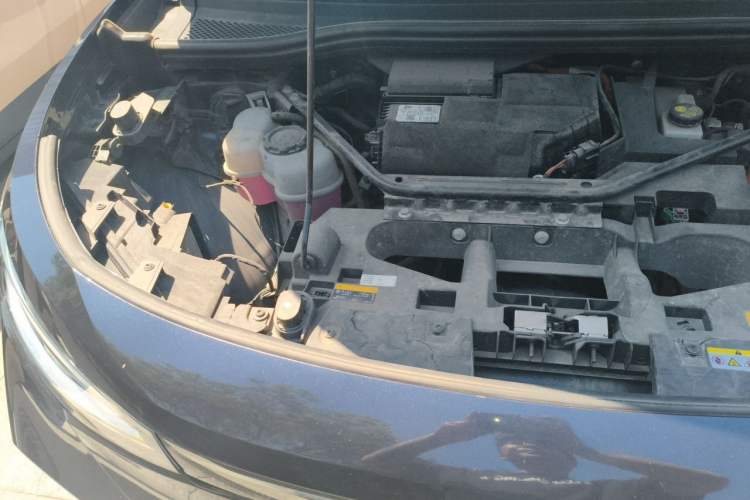 Used Volkswagen ID.4 CROZZ 2022 Long-Range Lite PRO Edition Engine Bay Right