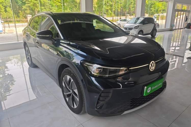 Used Volkswagen ID.4 CROZZ 2022 Pure Edition Limited Edition Front Right 45 Deg