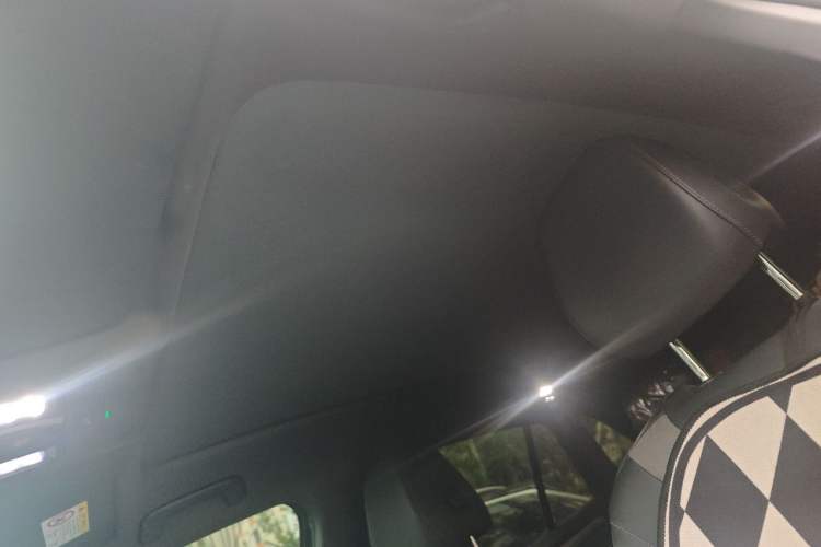 Used Volkswagen ID.4 CROZZ 2022 Long-Range PRO Edition Headliner