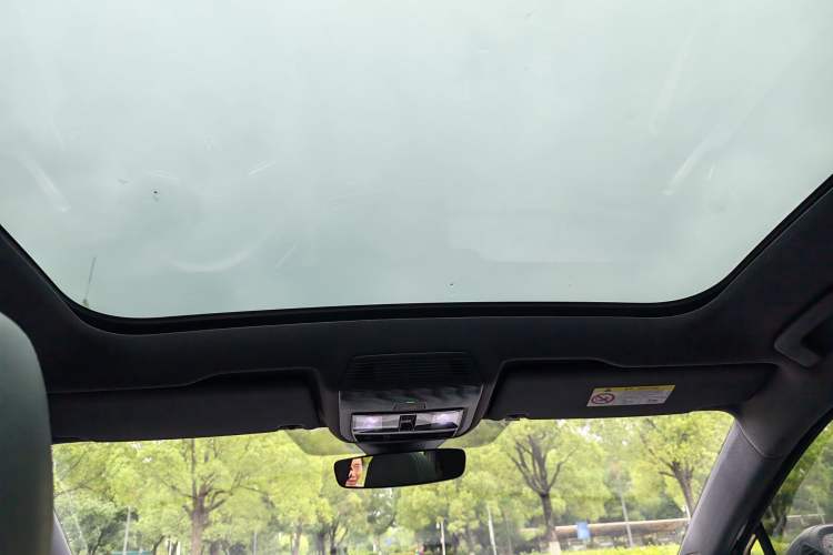 Used Volkswagen ID.4 CROZZ 2022 Long-Range PRO Edition Headliner