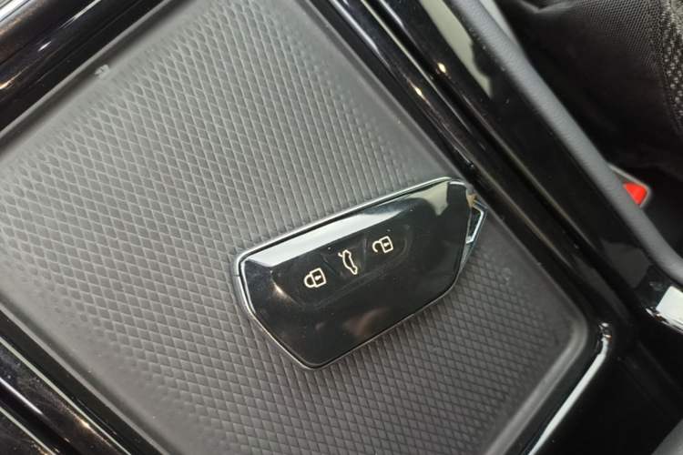 Used Volkswagen ID.4 CROZZ 2022 Long-Range Lite PRO Edition Interior 1