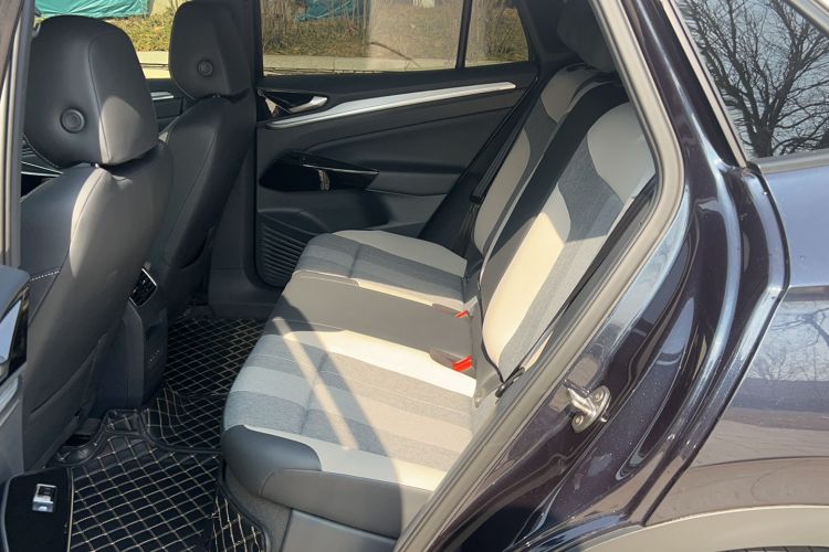 Used Volkswagen ID.4 CROZZ 2022 Standard Range PURE Edition Interior 1