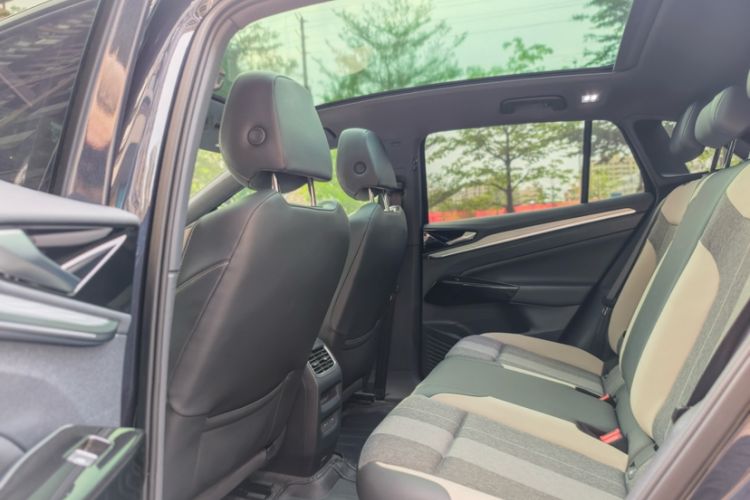 Used Volkswagen ID.4 CROZZ 2022 Standard Range PURE Edition Interior 11