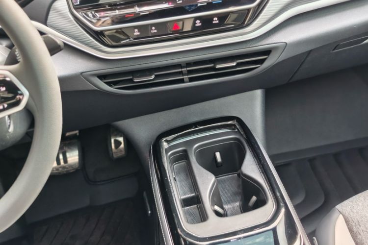 Used Volkswagen ID.4 CROZZ 2022 Standard Range PURE Edition Interior 12