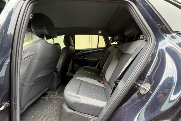 Used Volkswagen ID.4 CROZZ 2022 Long-Range Lite PRO Edition Interior 2