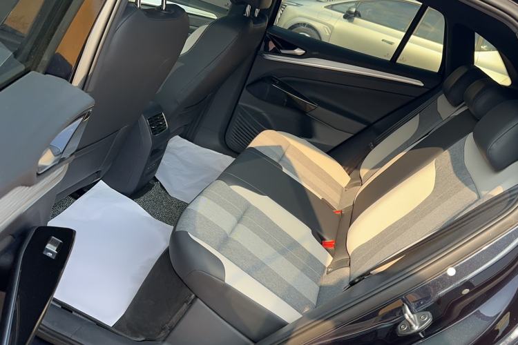 Used Volkswagen ID.4 CROZZ 2022 Pure Edition Limited Edition Interior 2