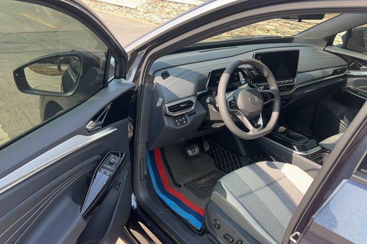 Used Volkswagen ID.4 CROZZ 2022 Standard Range PURE Edition Interior 3