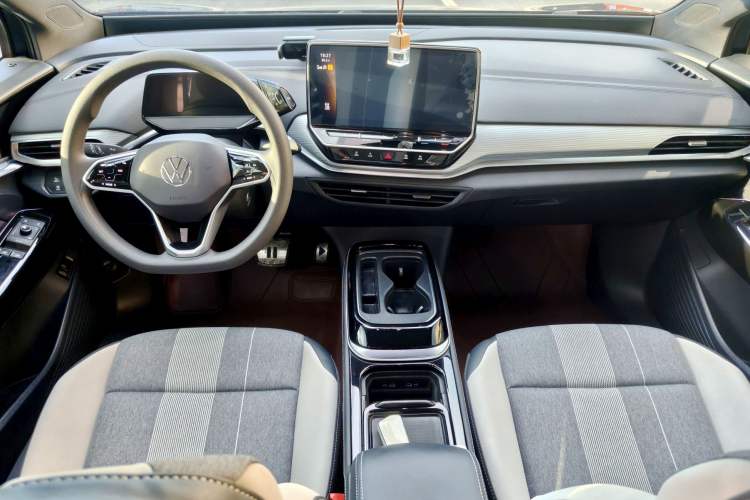 Used Volkswagen ID.4 CROZZ 2022 Long-Range PURE+ Edition Interior 3