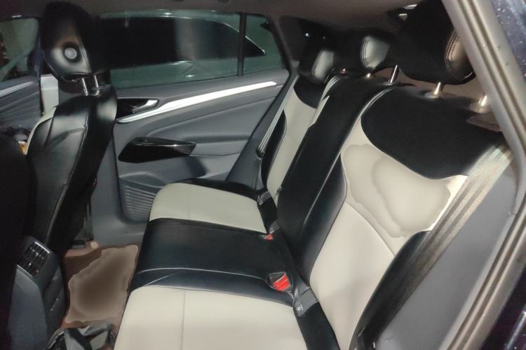 Used Volkswagen ID.4 CROZZ 2022 Long-Range PURE+ Edition Interior 4