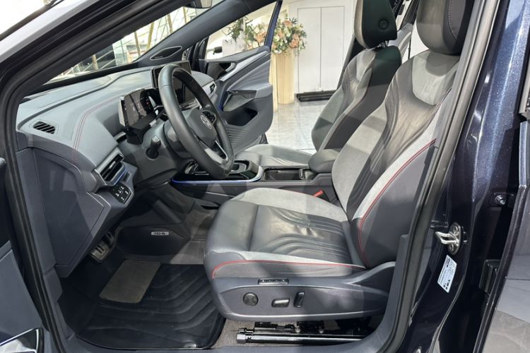 Used Volkswagen ID.4 CROZZ 2022 High-Performance PRIME Edition Interior 5