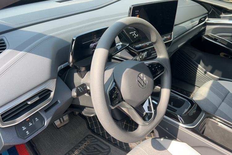Used Volkswagen ID.4 CROZZ 2022 Standard Range PURE Edition Interior 5