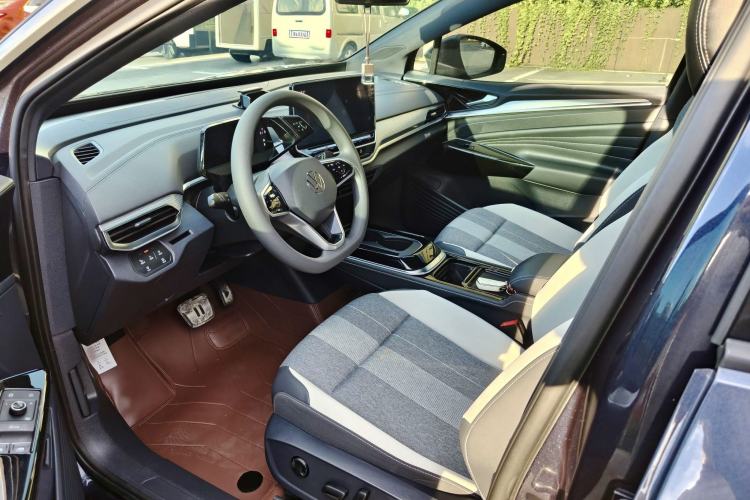 Used Volkswagen ID.4 CROZZ 2022 Long-Range PURE+ Edition Interior 5
