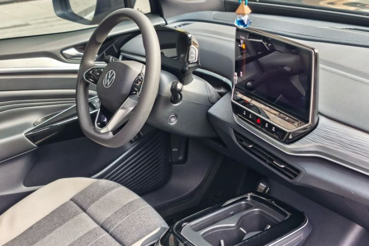 Used Volkswagen ID.4 CROZZ 2022 Standard Range PURE Edition Interior 6