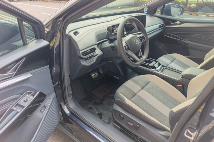 Used Volkswagen ID.4 CROZZ 2022 Standard Range PURE Edition Interior 7