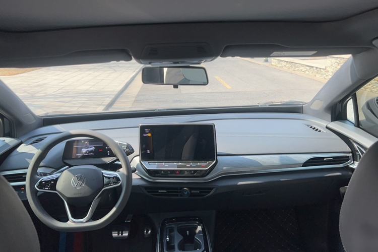 Used Volkswagen ID.4 CROZZ 2022 Standard Range PURE Edition Interior 7