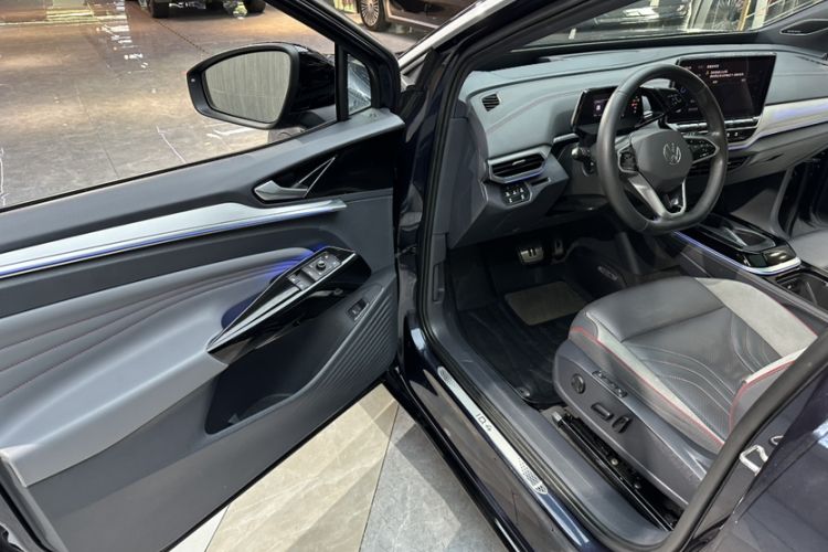 Used Volkswagen ID.4 CROZZ 2022 High-Performance PRIME Edition Interior 7