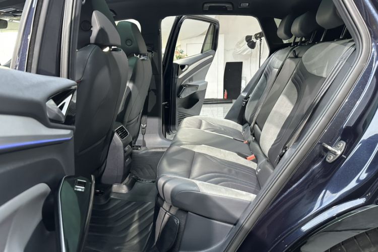Used Volkswagen ID.4 CROZZ 2022 High-Performance PRIME Edition Interior 8