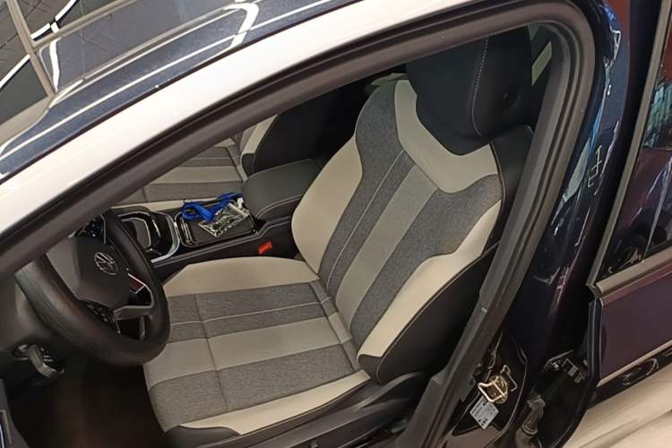 Used Volkswagen ID.4 CROZZ 2022 Pure Edition Limited Edition Left Front Seat