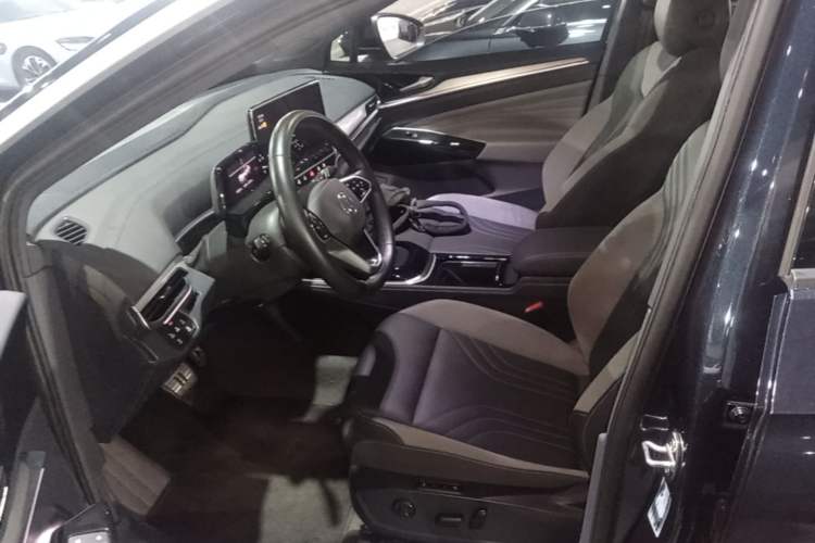 Used Volkswagen ID.4 CROZZ 2022 Long-Range PRO Edition Left Front Seat