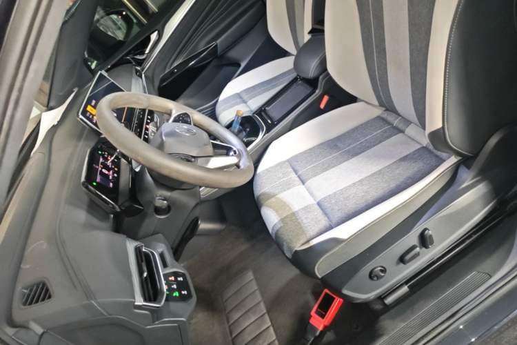 Used Volkswagen ID.4 CROZZ 2022 Pure Edition Limited Edition Left Front Seat