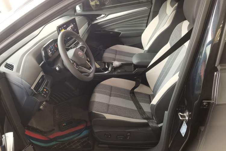 Used Volkswagen ID.4 CROZZ 2022 Standard Range PURE Edition Left Front Seat