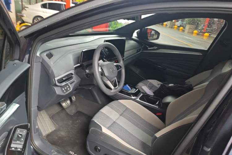 Used Volkswagen ID.4 CROZZ 2022 Long-Range PURE+ Edition Left Front Seat