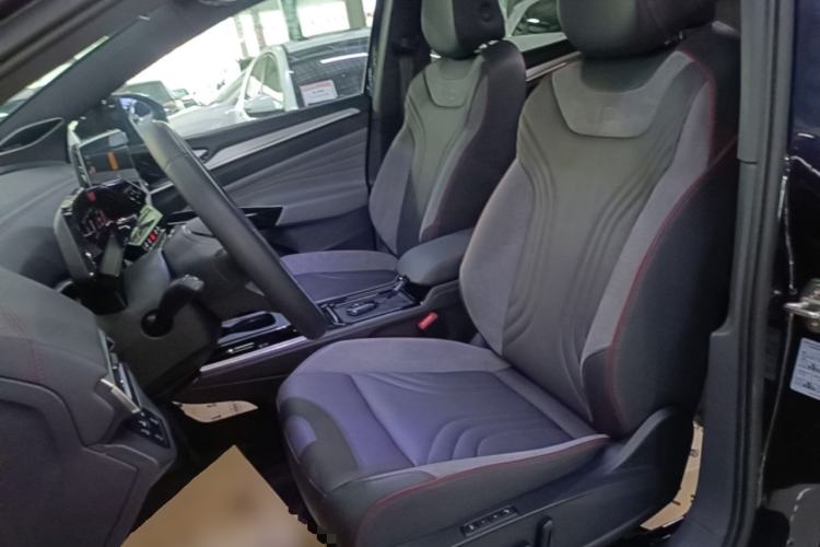 Used Volkswagen ID.4 CROZZ 2022 High-Performance PRIME Edition Left Front Seat