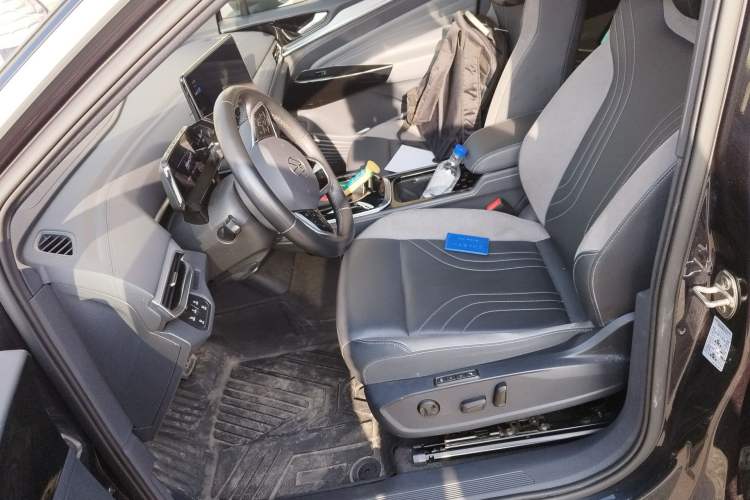 Used Volkswagen ID.4 CROZZ 2022 Long-Range Lite PRO Edition Left Front Seat
