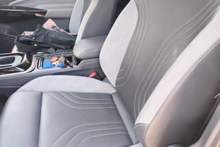 Used Volkswagen ID.4 CROZZ 2022 Long-Range Lite PRO Edition Left Front Seat