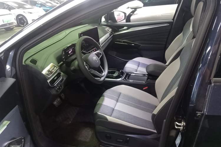 Used Volkswagen ID.4 CROZZ 2022 Standard Range PURE Edition Left Front Seat