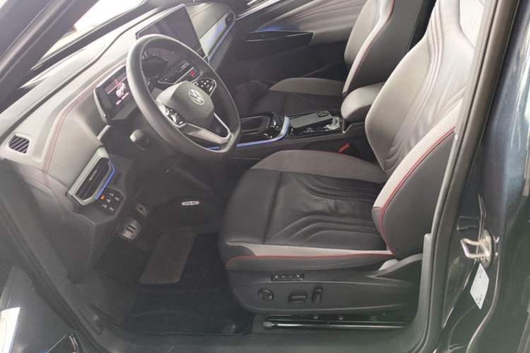 Used Volkswagen ID.4 CROZZ 2022 High-Performance PRIME Edition Left Front Seat