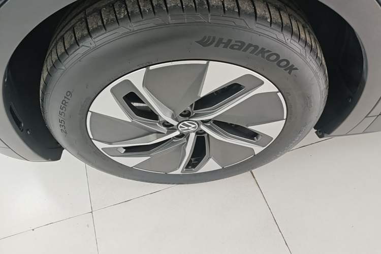 Used Volkswagen ID.4 CROZZ 2022 Pure Edition Limited Edition Left Front Wheel Hub
