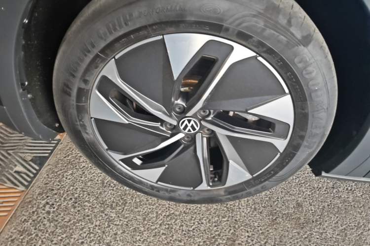 Used Volkswagen ID.4 CROZZ 2022 Pure Edition Limited Edition Left Front Wheel Hub
