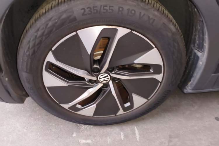Used Volkswagen ID.4 CROZZ 2022 Pure Edition Limited Edition Left Front Wheel Hub