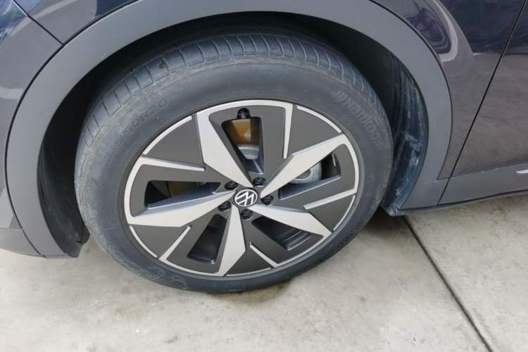 Used Volkswagen ID.4 CROZZ 2022 Long-Range Lite PRO Edition Left Front Wheel Hub