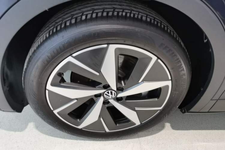 Used Volkswagen ID.4 CROZZ 2022 Long-Range Lite PRO Edition Left Front Wheel Hub