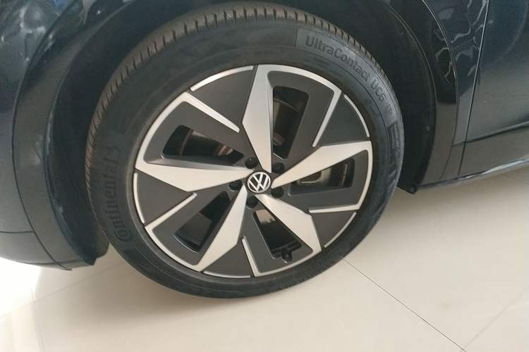 Used Volkswagen ID.4 CROZZ 2022 Long-Range PRO Edition Left Front Wheel Hub